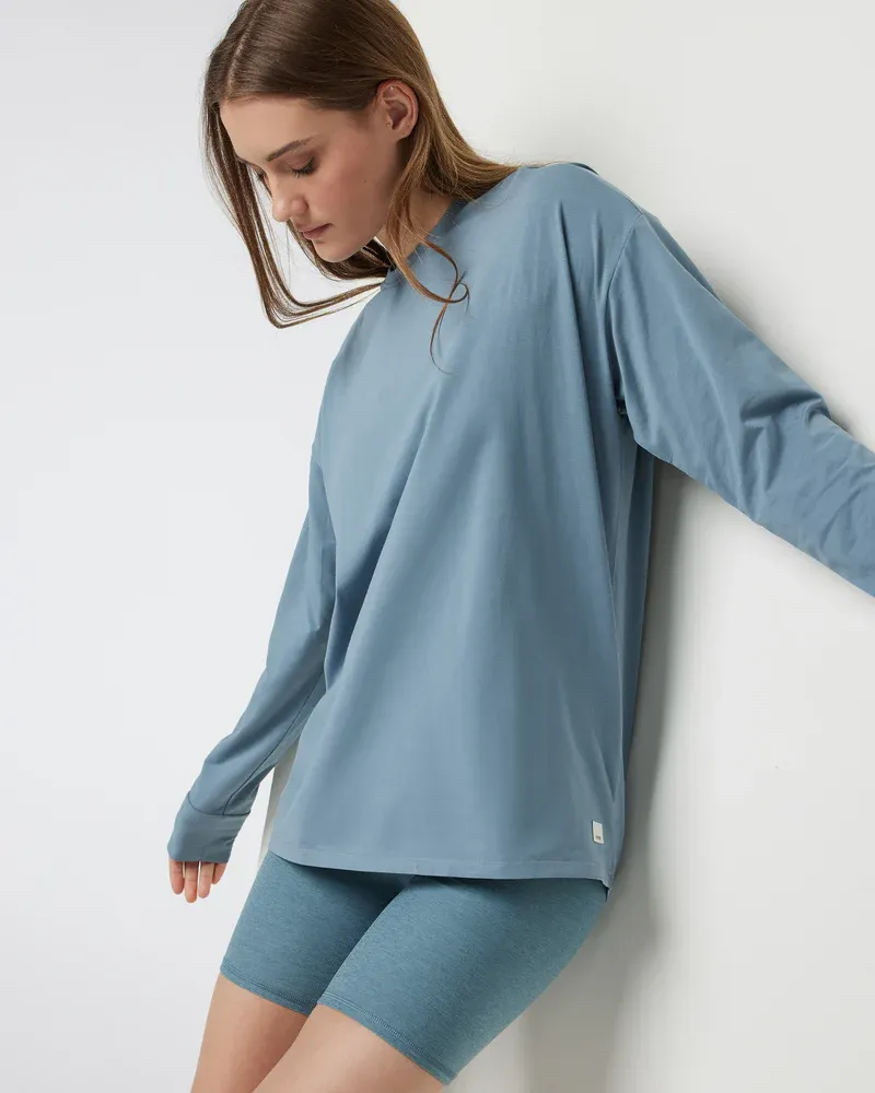 Vuori Women's Long Sleeve Feather Tee Smoke Blue
